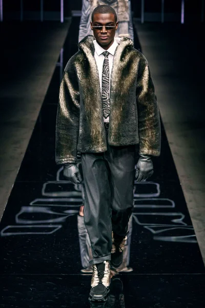 Look 96